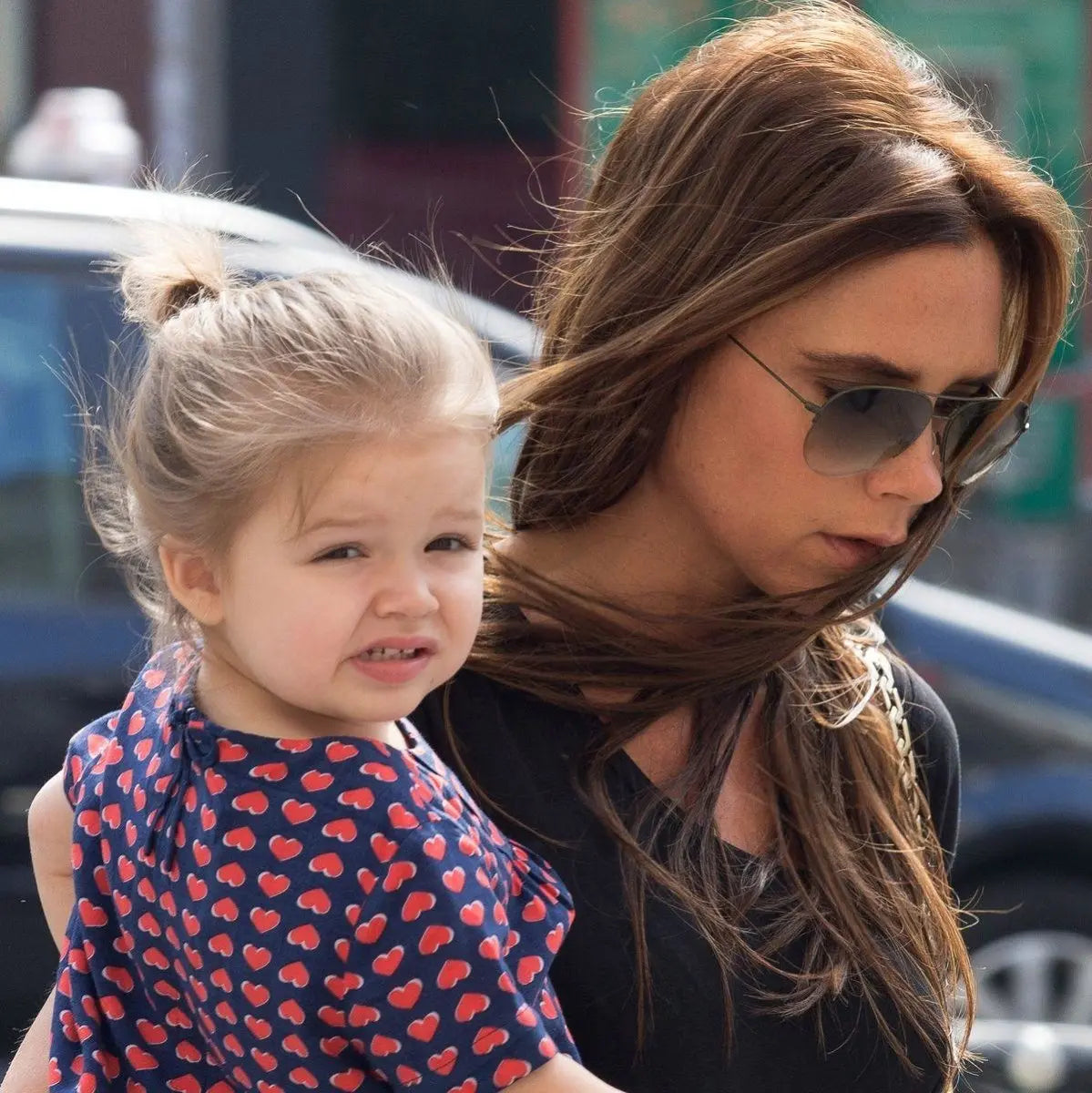 victoria beckham Shared a Rare Old Photo of Daughter Harper on Easter - Madison Avenue Sunglasses