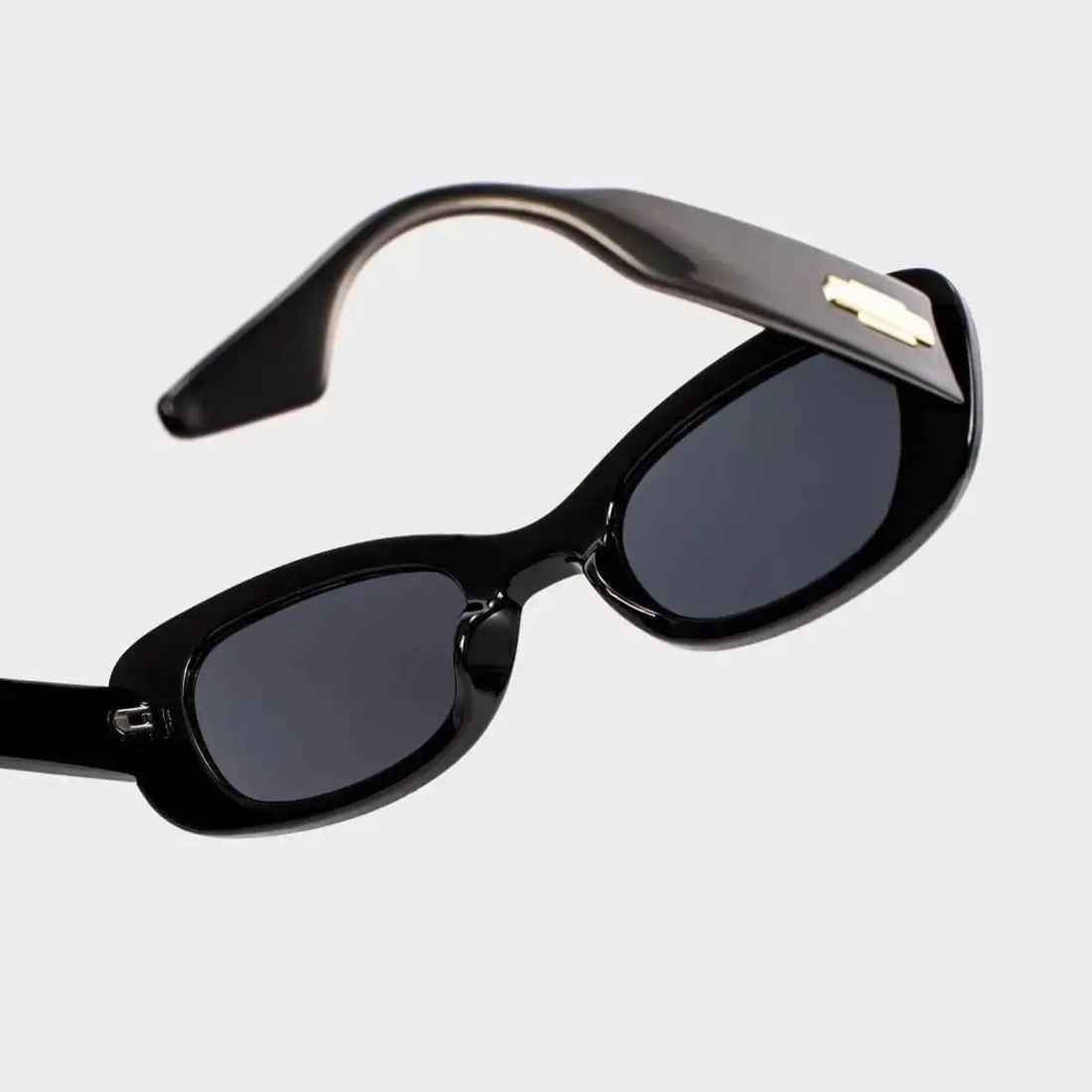 Dakota Johnson Fashion Sunglasses Madison Avenue Sunglasses 